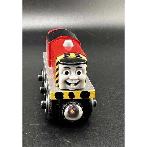 Thomas Wooden Railway Salty Red Train Engine Learning Curve 2003 Vtg - Picture 2 of 8